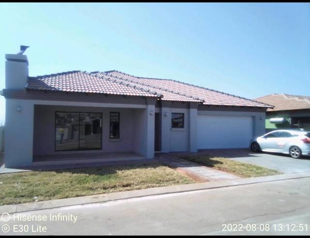 3 BEDROOM HOUSE FOR SALE IN THE ORCHARDS